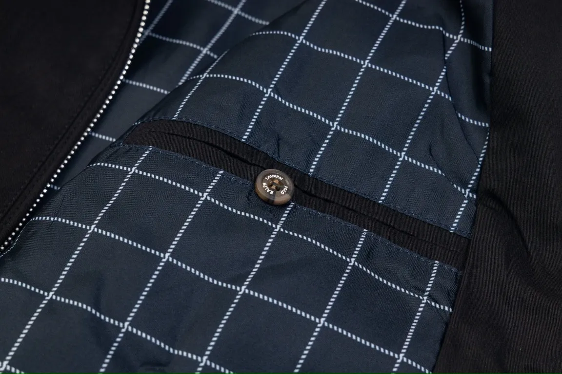 🅿️350 Ralph Lauren's new 24ss classic embroidered logo lapel executive zipper jacket for both men and women. 1️⃣Selected from high-quality original developed pure cotton fabric, with customized plaid lining inside, the overall wearing effect is very soft and comfortable. 2️⃣The workmanship details are perfectly controlled, with exquisite small logo embroidery on the chest, and the unique design style of splicing technology is used in the dropped shoulder position to highlight your personality! The version is simple but not simple! 3️⃣ Complete with tag accessories, unisex design, and a very versatile jacket for men and women!  Color: black, navy blue, khaki Size: S, M, L, XL